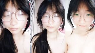 長發眼鏡主播自慰直播