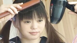 制服の似合う美少女JK・ツルツルSEXY映像