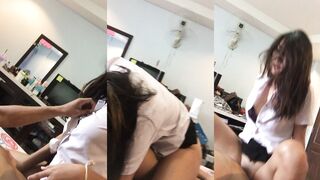 タイの女子学生が制服姿で彼氏にまたがる